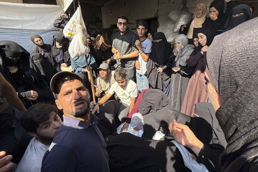 Israel mata a 10 palestinos en Gaza en dos ataques, uno contra la sede de la Policía