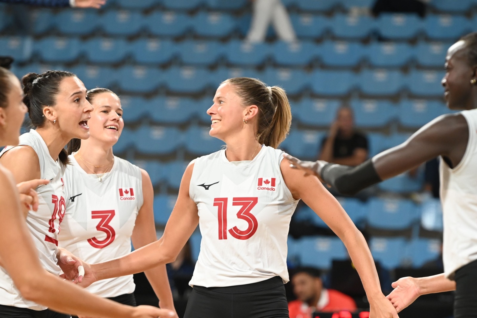 Canadienses superan a puertorriqueñas y se coloca a un paso del boleto olímpico en voleibol
