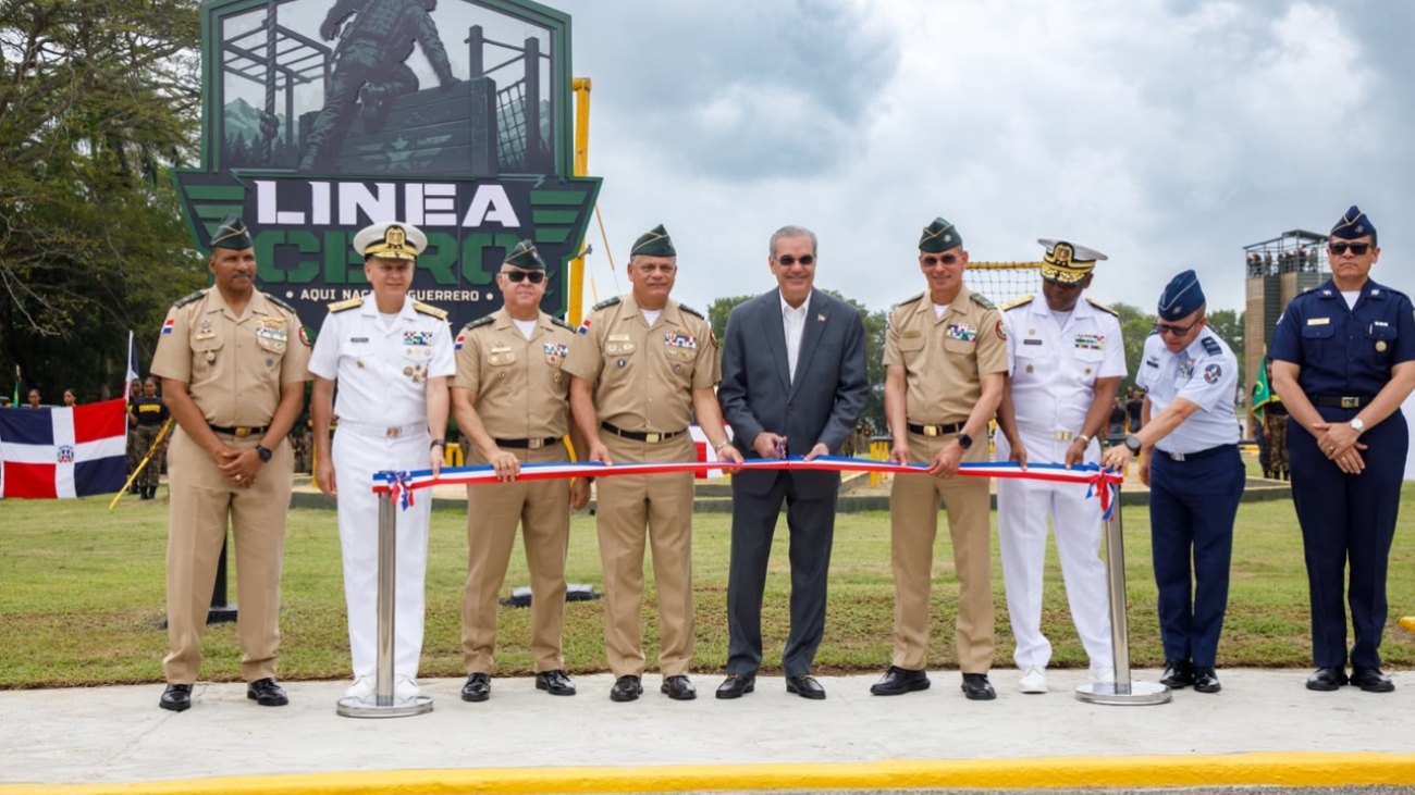 Presidente Abinader reafirma compromiso de fortalecer las Fuerzas Armadas hasta el último día de su gestión Presidente Abinader reafirma compromiso de fortalecer las Fuerzas Armadas hasta el último día de su gestión