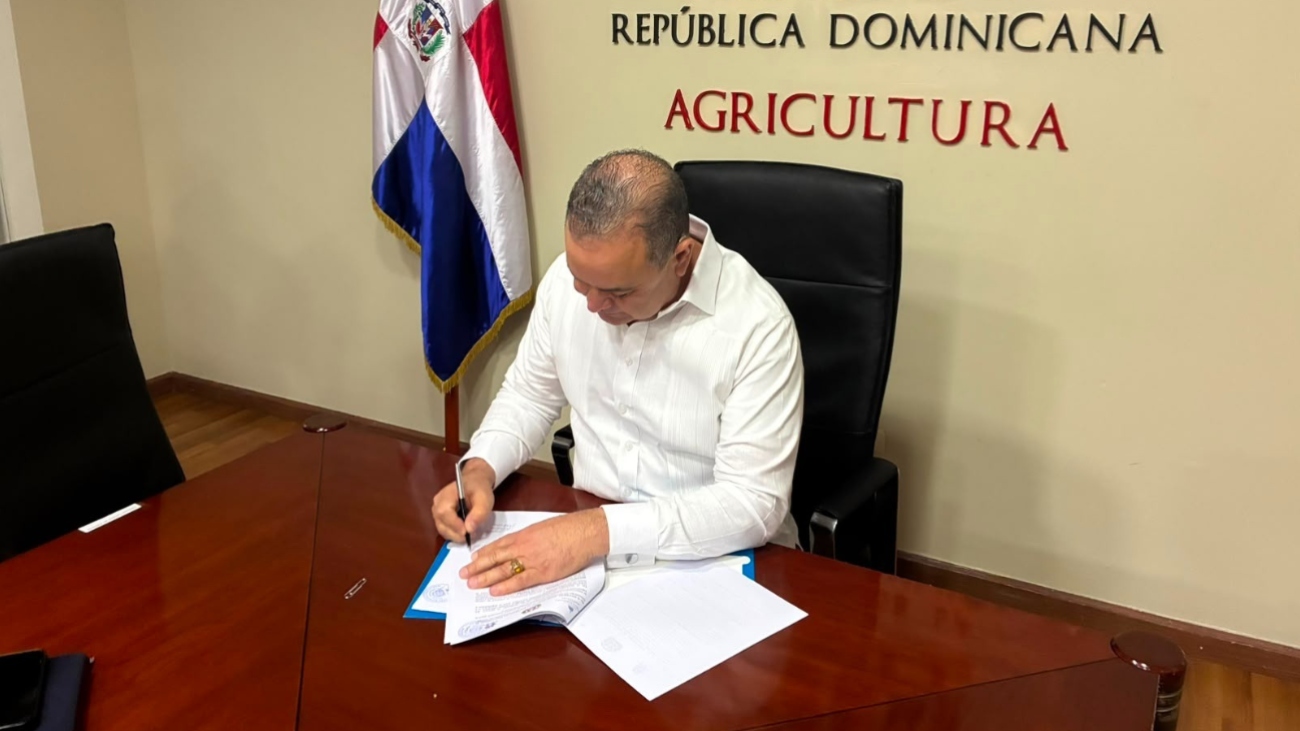 Ministerio de Agricultura e Indomet firman acuerdo para fortalecer la gestión agroclimática del país
