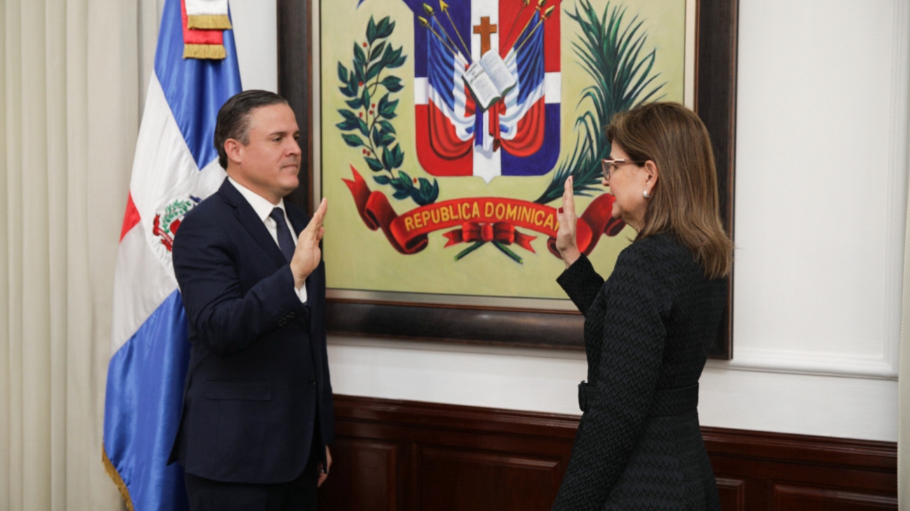 Vicepresidenta Raquel Peña juramenta a Jean Luis Rodríguez como nuevo ministro de Vivienda