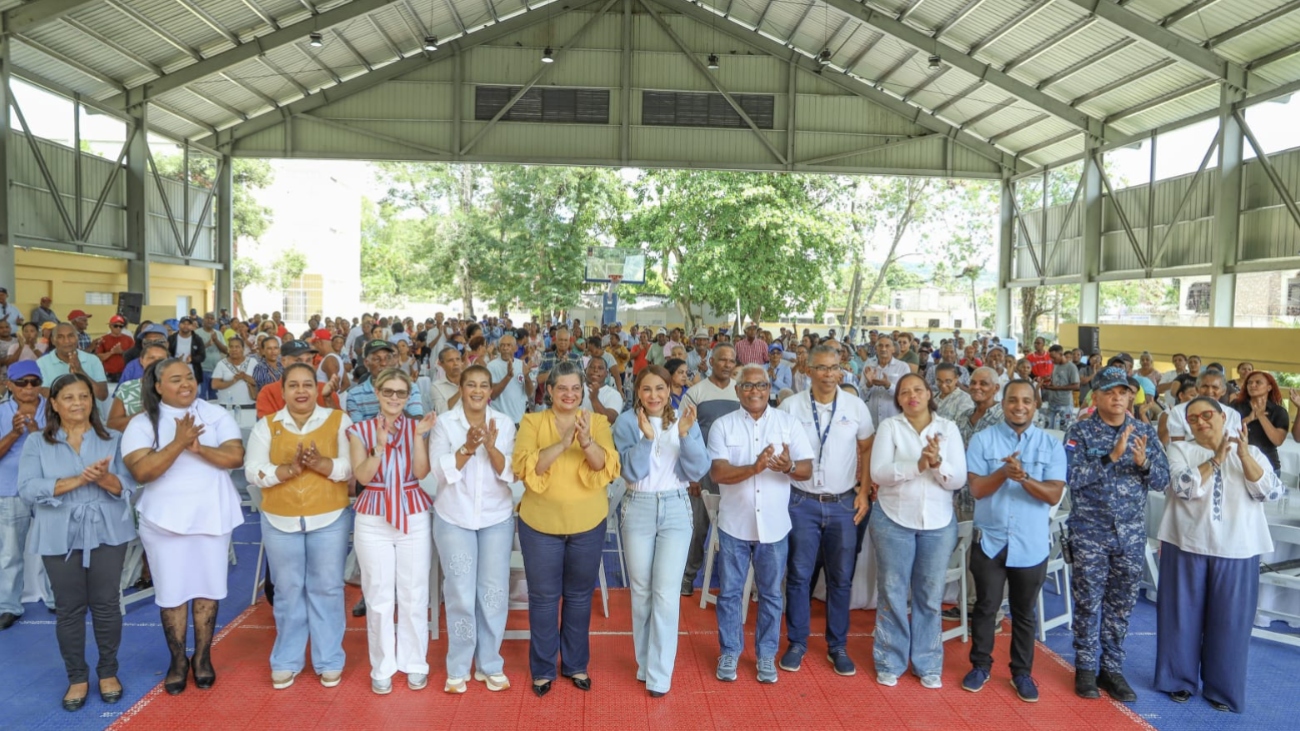 Supérate promueve el diálogo con familias beneficiarias para fortalecer la protección social en Hato Mayor Supérate promueve el diálogo con familias beneficiarias para fortalecer la protección social en Hato Mayor