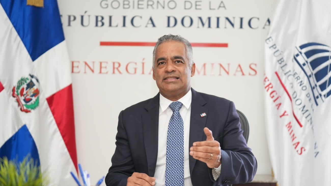 Ministro Joel Santos llama a ahorrar energía ante el intenso calor y la alta demanda prevista para agosto Ministro Joel Santos llama a ahorrar energía ante el intenso calor y la alta demanda prevista para agosto