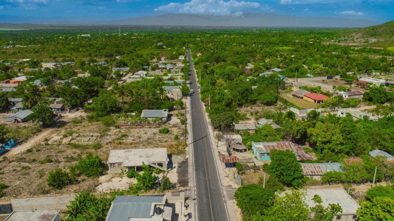 Presidente Luis Abinader inaugura obras viales, de educación y capacitación técnica en Independencia y Barahona Presidente Luis Abinader inaugura obras viales, de educación y capacitación técnica en Independencia y Barahona
