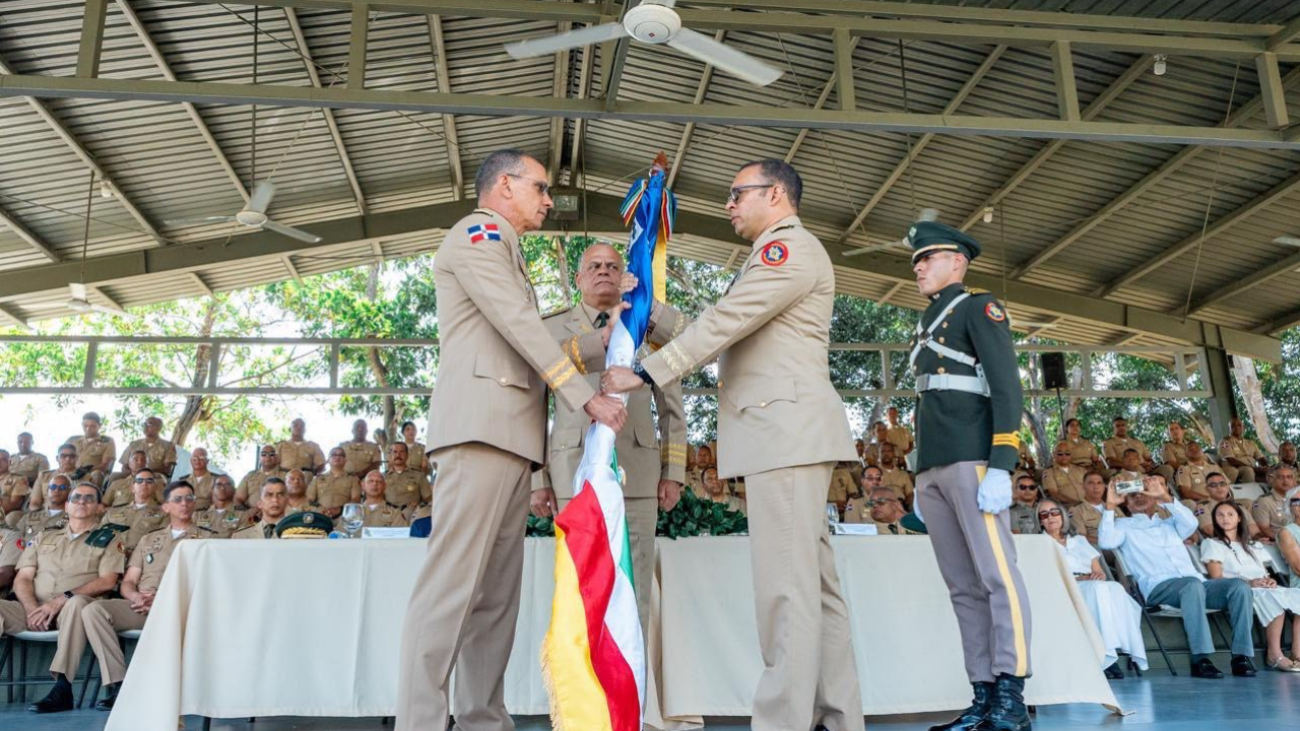 Ministro de Defensa encabeza traspasos de mando en el Ejército y la Fuerza Aérea