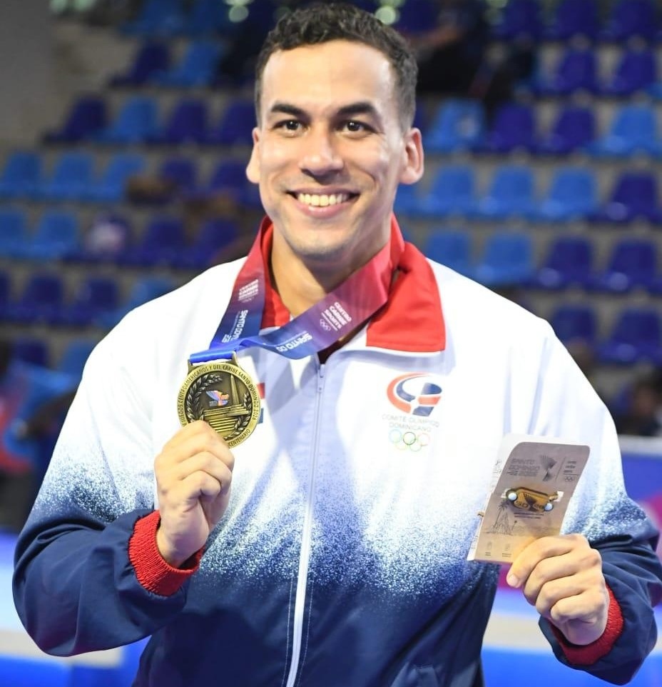 Larry Aracena conquista el oro en kata Juegos Centroamericanos y del Caribe