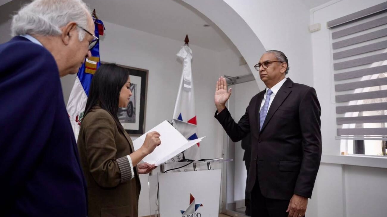 Ministra de Interior y Policía juramenta a José Benedicto Hernández como director del Instituto Nacional de Migración