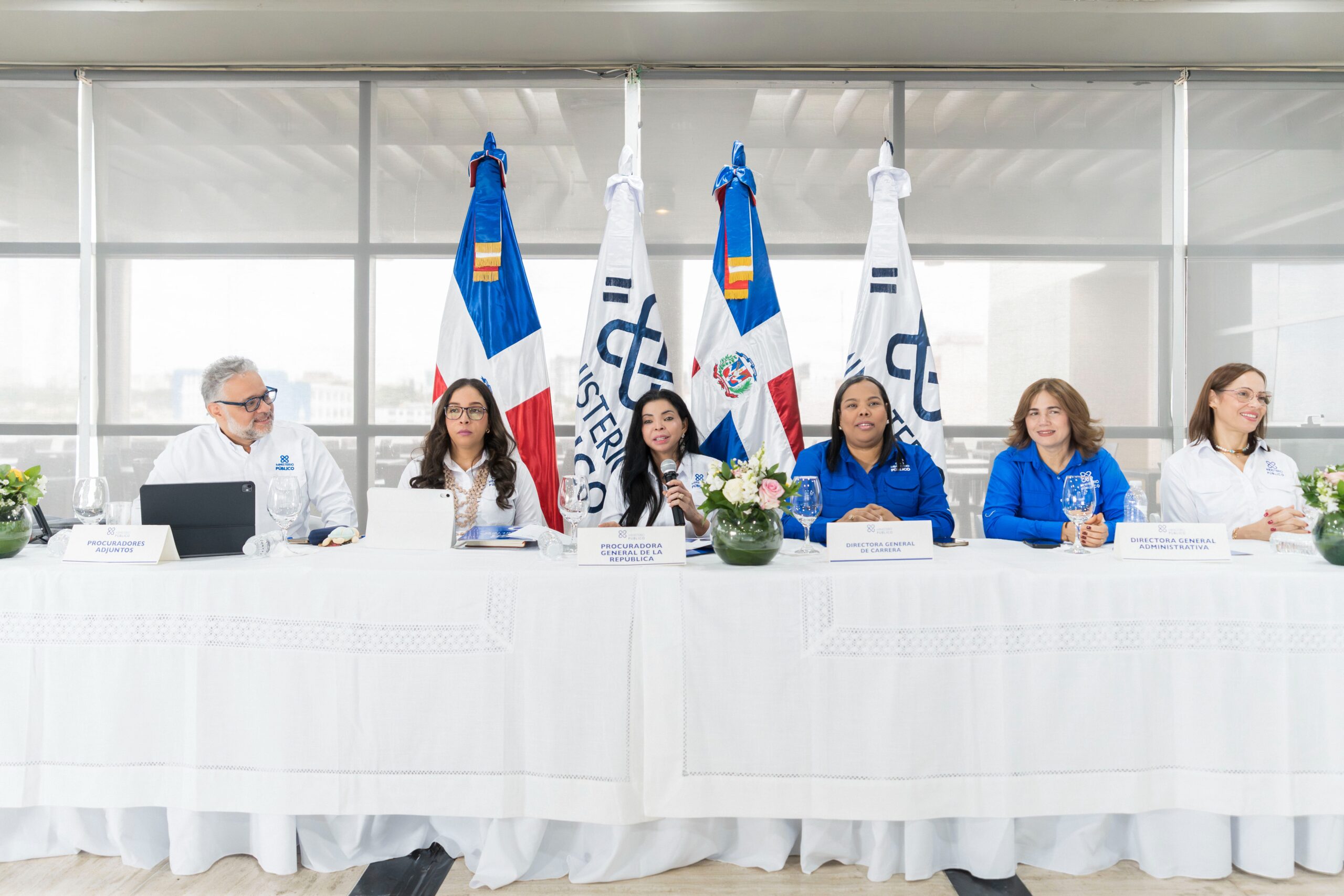 Procuradora General sostiene encuentro de trabajo con titulares y directores de equipos del Ministerio Público