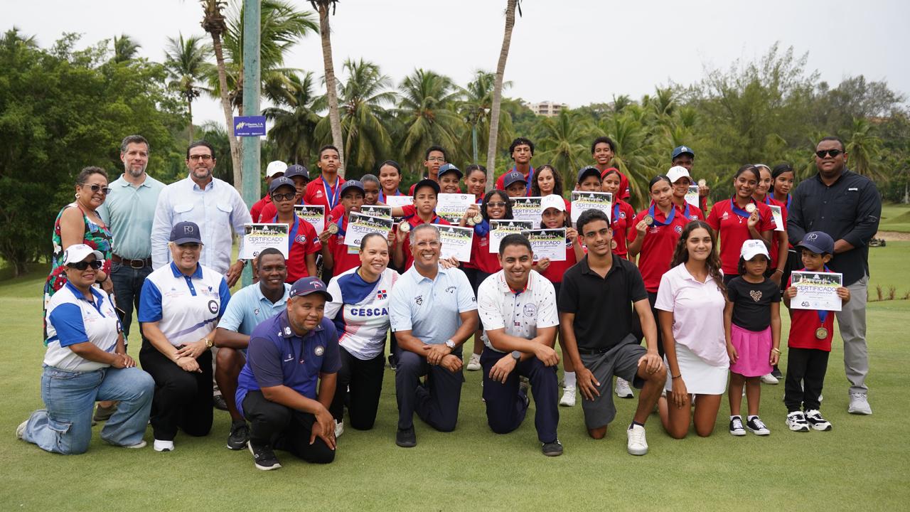 Nueva era para el golf escolar: INEFI y FEDOGOLF premian a 32 ganadores del Campamento de Verano 2026 Nueva era para el golf escolar: INEFI y FEDOGOLF premian a 32 ganadores del Campamento de Verano 2026