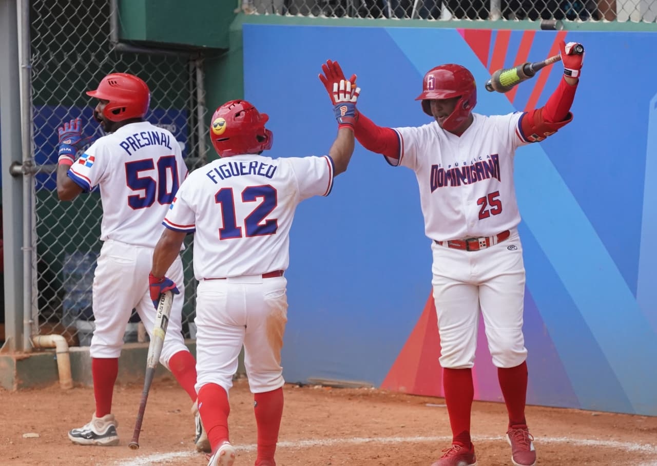 Dominicana vence a Panamá y disputará final ante Venezuela softbol Dominicana vence a Panamá y disputará final ante Venezuela softbol