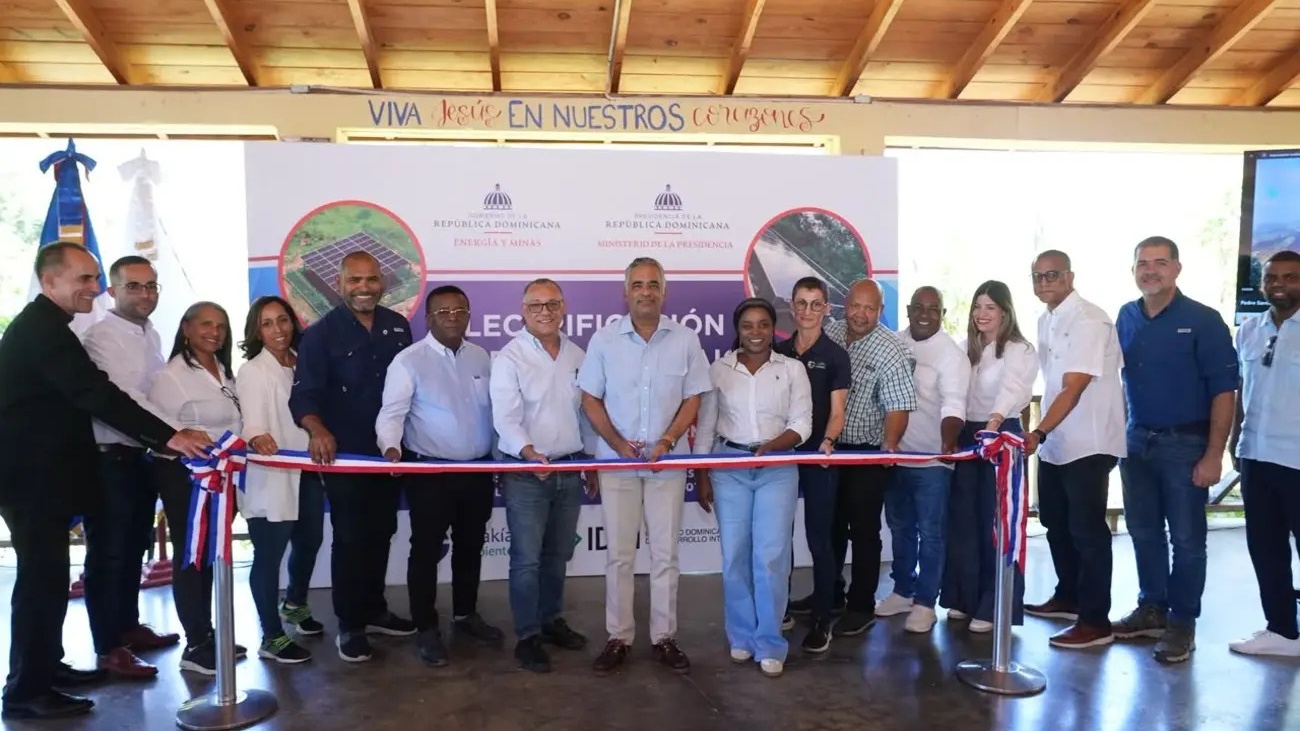 Gobierno lleva energía eléctrica a ocho comunidades montañosas de Pedro Santana
