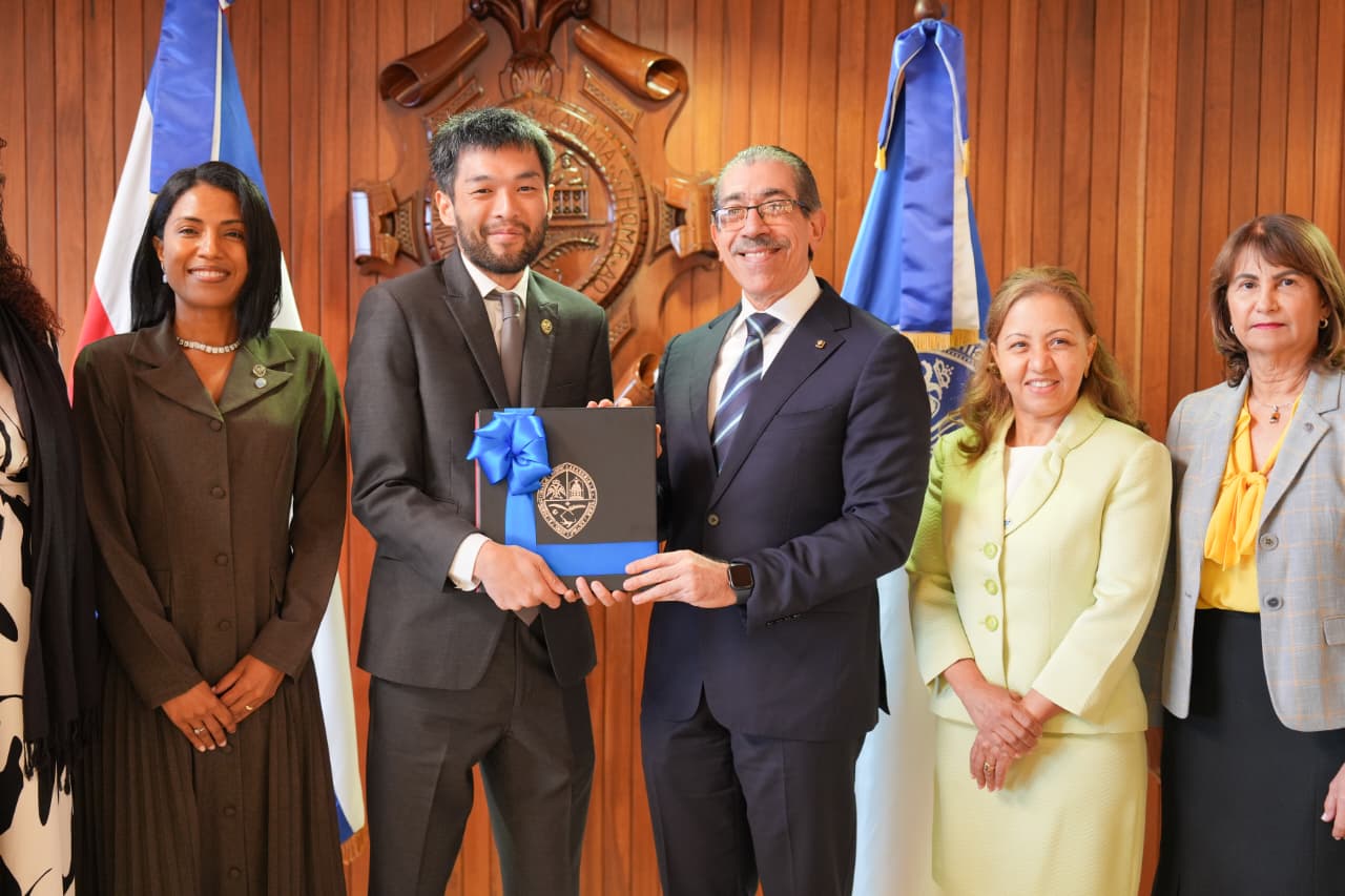 UASD fortalece vínculos internacionales con visita de destacado científico japonés Kazuo Tanaka