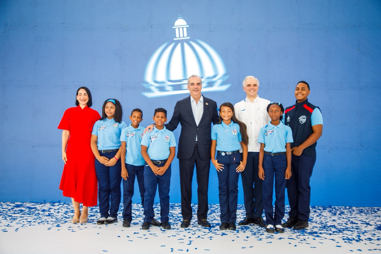 Presidente Abinader da inicio al año escolar 2026-2027 con más de dos millones de estudiantes convocados y afirma: “La República Dominicana que soñamos para el 2036 comienza hoy, en cada aula que abre sus puertas”
