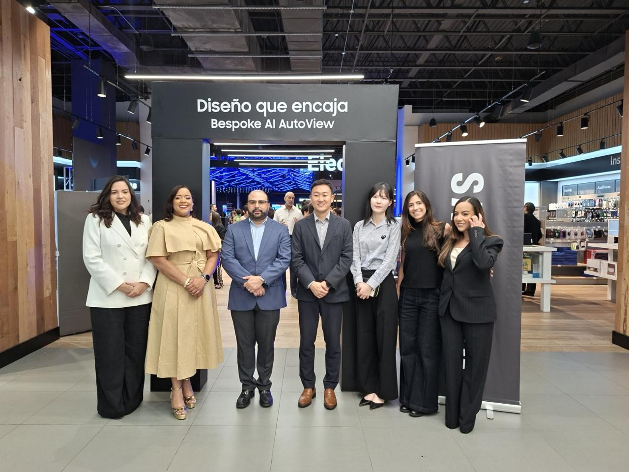 Samsung y Casa Cuesta presentan la nueva Bespoke AI AutoView, una refrigeradora inteligente que redefine la experiencia en el hogar