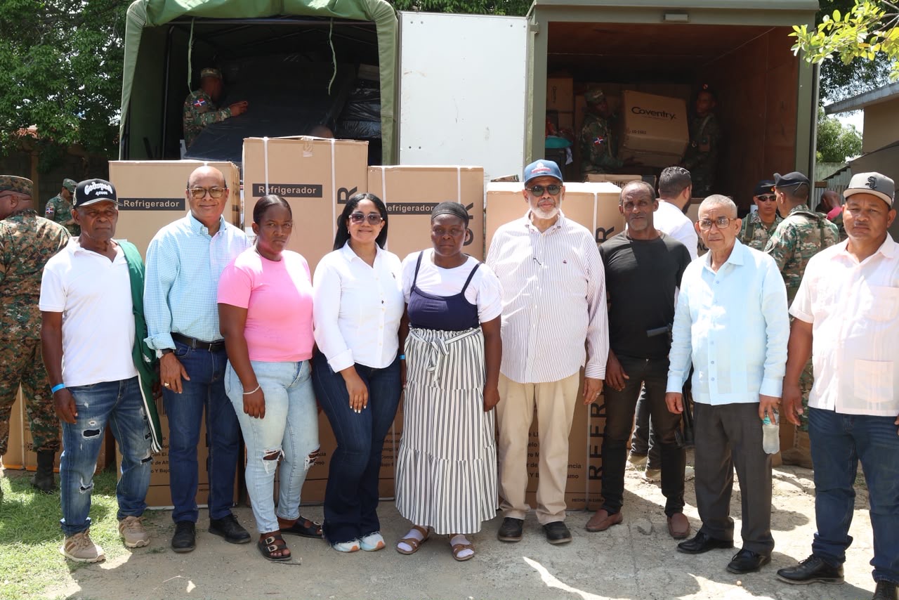Desarrollo de la Comunidad y Ejército RD llevan jornada médica y social a Bánica, Elías Piña Desarrollo de la Comunidad y Ejército RD llevan jornada médica y social a Bánica, Elías Piña