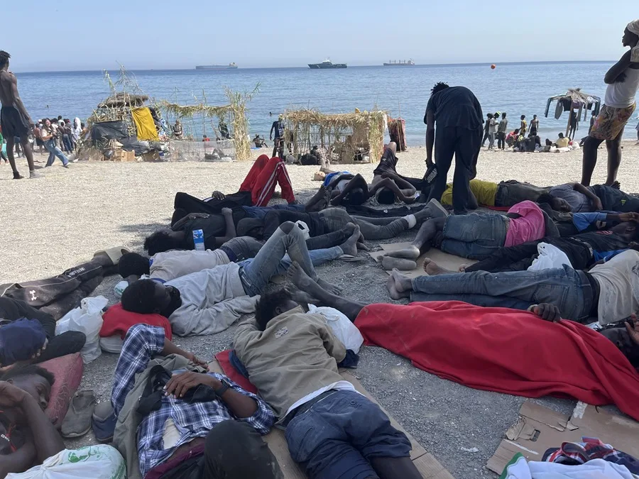 El Gobierno eleva a 80.000 las personas que entraron en Ceuta los días 30 y 31 de julio