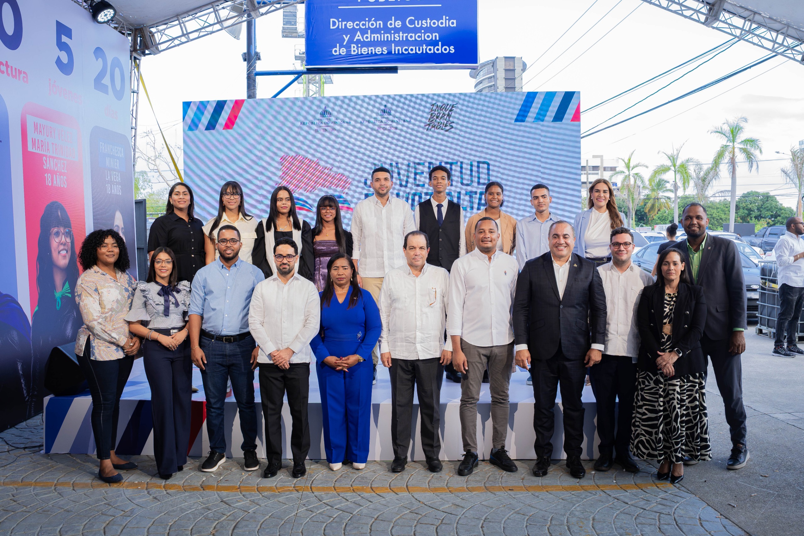 Ministerio de la Juventud presenta oficialmente “Juventud en Voz Alta”, iniciativa que busca recuperar récord Guinness de lectura Ministerio de la Juventud presenta oficialmente “Juventud en Voz Alta”, iniciativa que busca recuperar récord Guinness de lectura