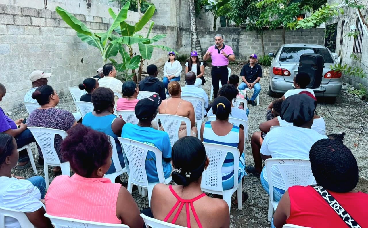 Perremeístas de San Luis pasan al PLD y Luis Alberto Tejeda los juramenta