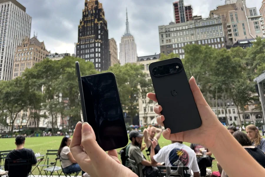 El nuevo teléfono de Google: cámaras inteligentes, alertas LED y mucha IA El nuevo teléfono de Google: cámaras inteligentes, alertas LED y mucha IA