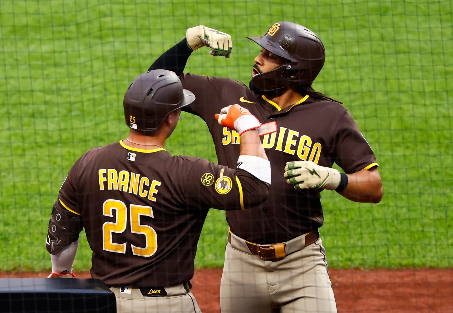 Tatis, de los Padres, prefiere robar jonrones a conectarlos en la victoria por 5-2 sobre los Mets. Tatis, de los Padres, prefiere robar jonrones a conectarlos en la victoria por 5-2 sobre los Mets.