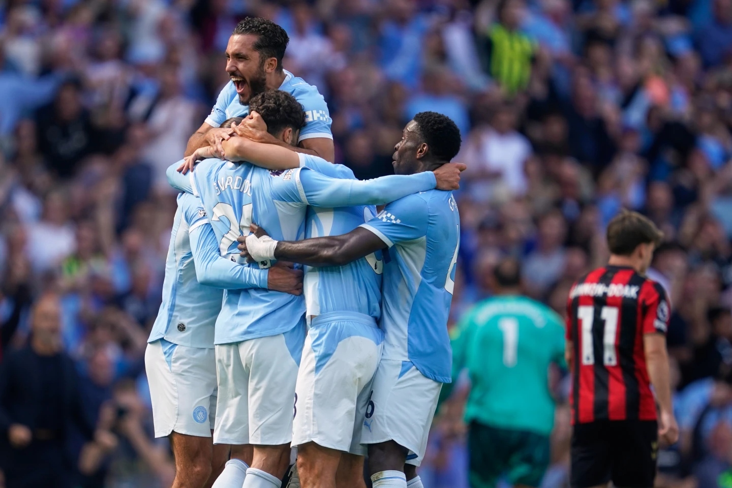 Premier League: Maresca disfruta de un "día perfecto" mientras el Man City remonta en el último minuto para conseguir la victoria, el Brighton golea al Villa.