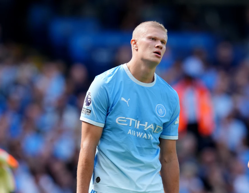 El corte de pelo de Haaland: la estrella del Man City se corta el pelo para la nueva temporada. El corte de pelo de Haaland: la estrella del Man City se corta el pelo para la nueva temporada.