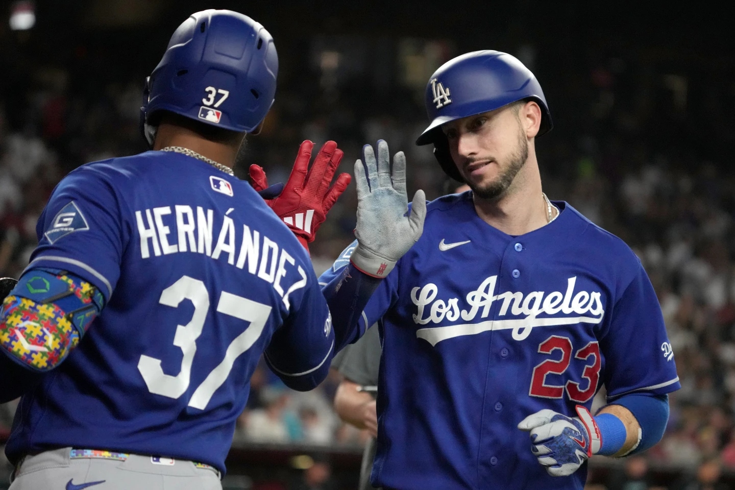 Los Dodgers rompieron una racha de 7 derrotas consecutivas, pero el mánager Dave Roberts no estaba de humor para celebrar.