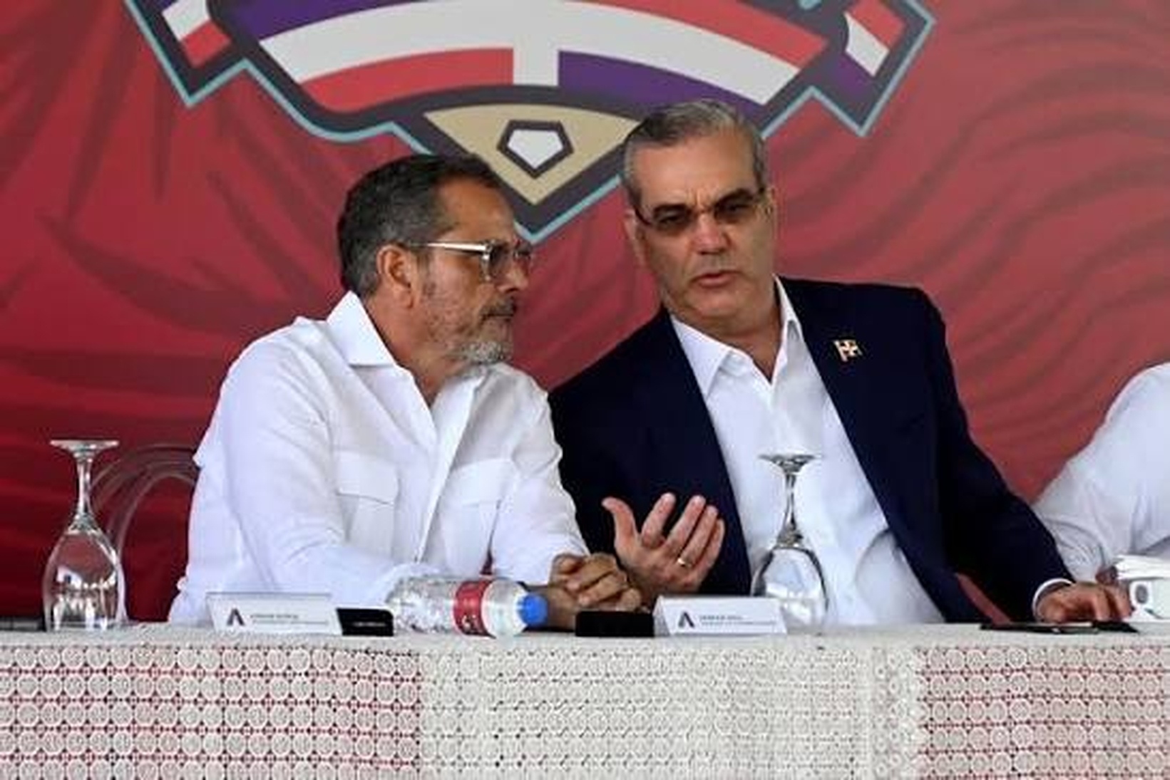Presidente Abinader emite decreto para regular sistema de béisbol en República Dominicana Presidente Abinader emite decreto para regular sistema de béisbol en República Dominicana