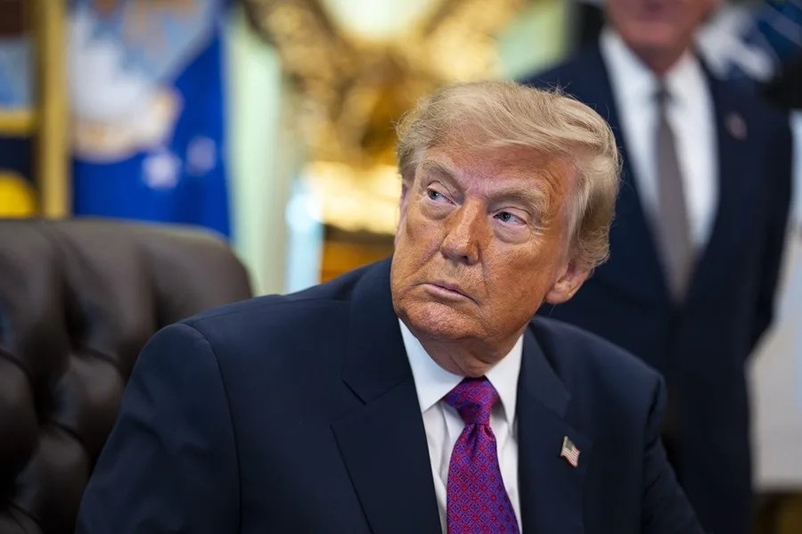 Trump se adjudica el estrecho de Ormuz como «nuevo» territorio de EE.UU.