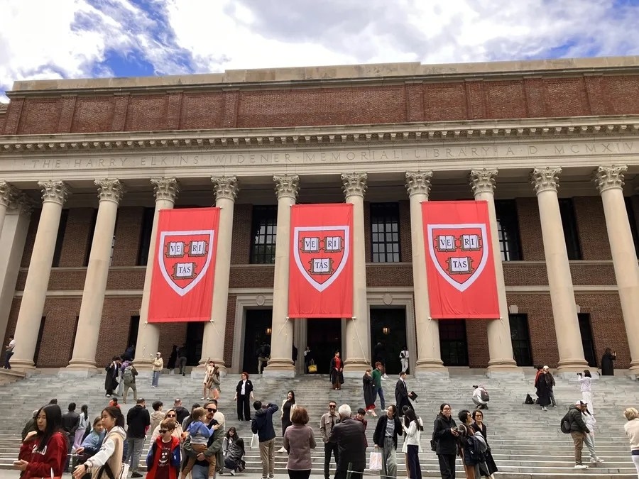 Harvard repite como mejor universidad del mundo y las chinas ganan peso entre las cien primeras
