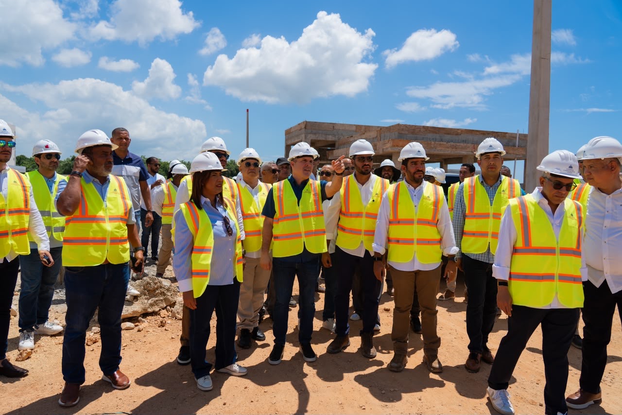 Ministro Jean Luis Rodríguez supervisa avances del Centro Universitario UASD Santo Domingo Este, obra con 60% de ejecución que impulsará la educación superior e inclusión social