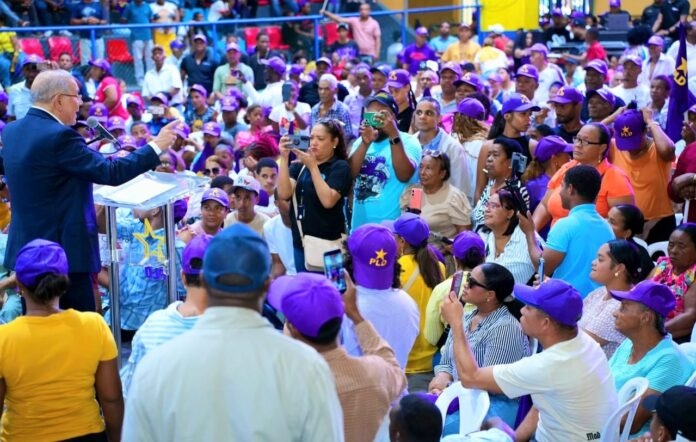 Danilo Medina llama al PLD a participar masivamente el 18 de octubre y escoger el aspirante presidencial de su simpatía Danilo Medina llama al PLD a participar masivamente el 18 de octubre y escoger el aspirante presidencial de su simpatía