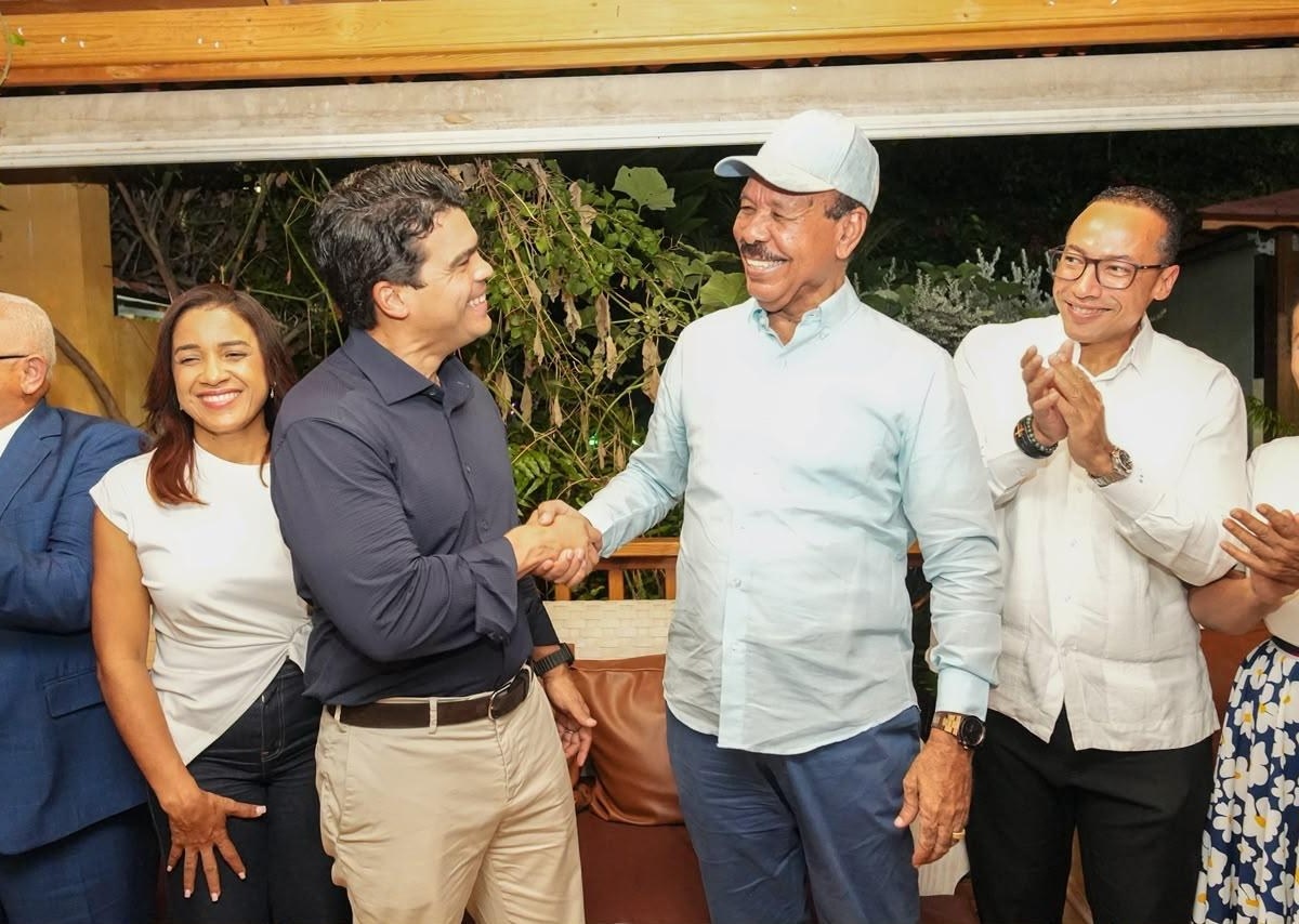 José Montás oficializa respaldo a Wellington Arnaud junto a su equipo político y fortalece el proyecto presidencial en San Cristóbal