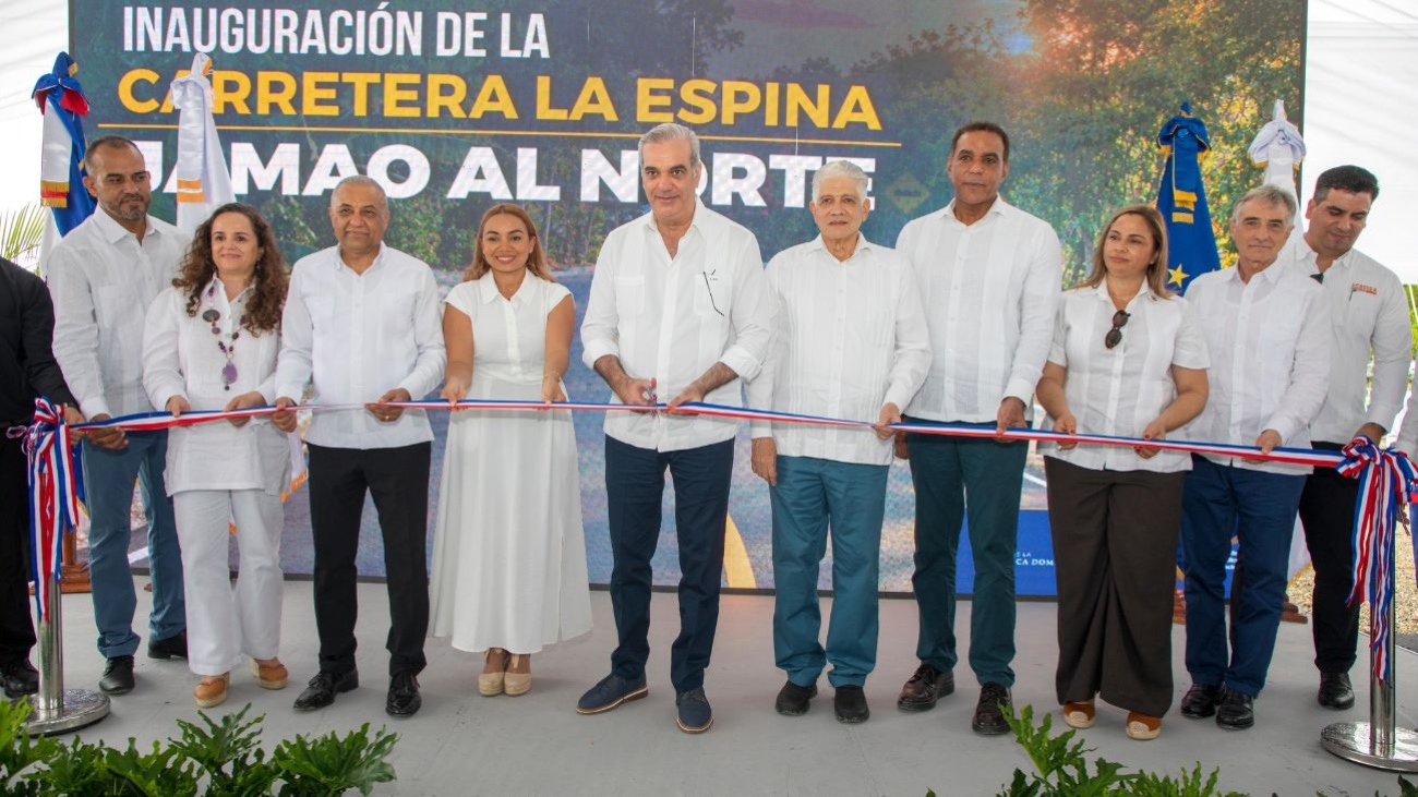 Presidente Luis Abinader inaugura carretera Las Espinas en Jamao al Norte