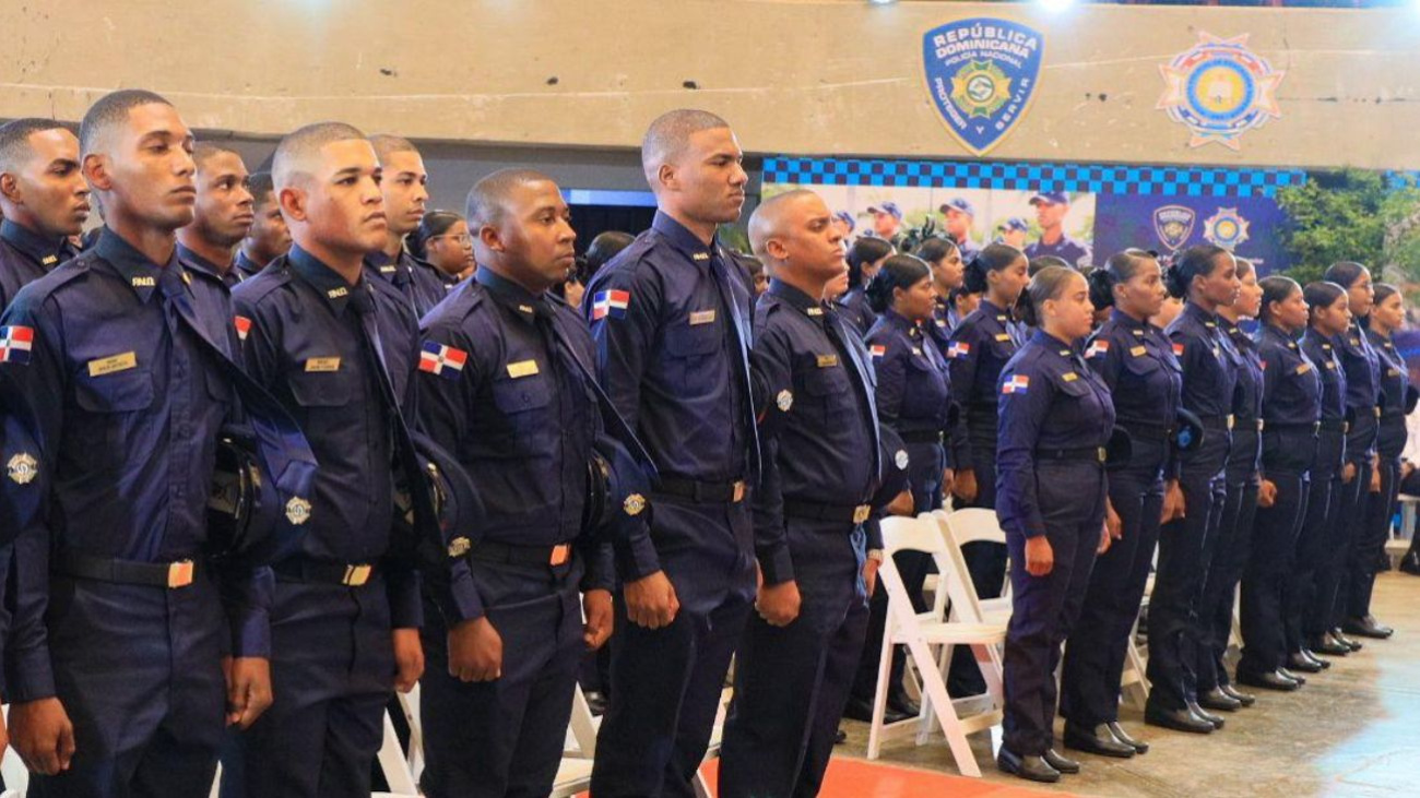 Más de 12,000 jóvenes son graduados en las escuelas de entrenamiento policial Más de 12,000 jóvenes son graduados en las escuelas de entrenamiento policial