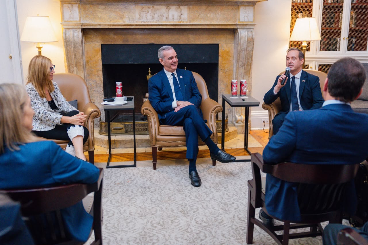 Presidente Abinader presenta a República Dominicana como destino competitivo para nuevas inversiones Presidente Abinader presenta a República Dominicana como destino competitivo para nuevas inversiones