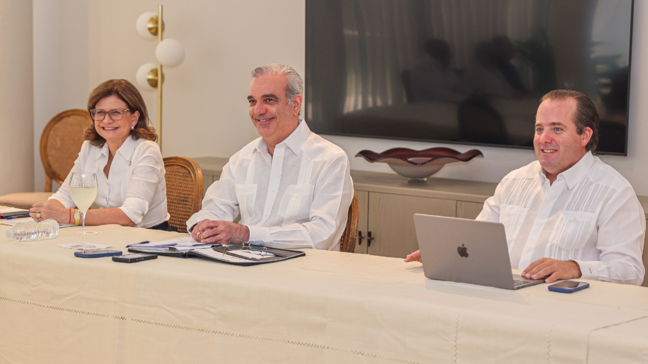 Presidente Luis Abinader reitera inversiones para el desarrollo de Santiago