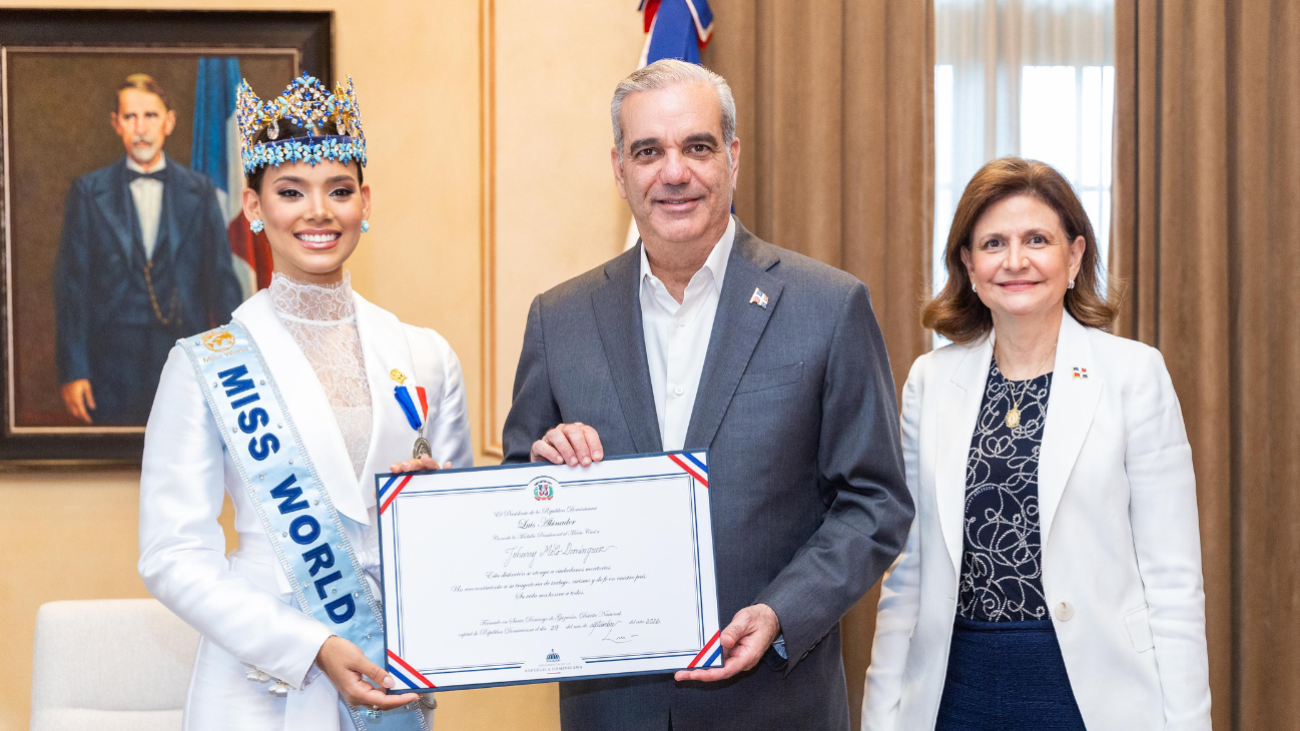 Presidente Luis Abinader recibe en el Palacio Nacional a Miss Mundo 2026, Joheirry Mola Presidente Luis Abinader recibe en el Palacio Nacional a Miss Mundo 2026, Joheirry Mola