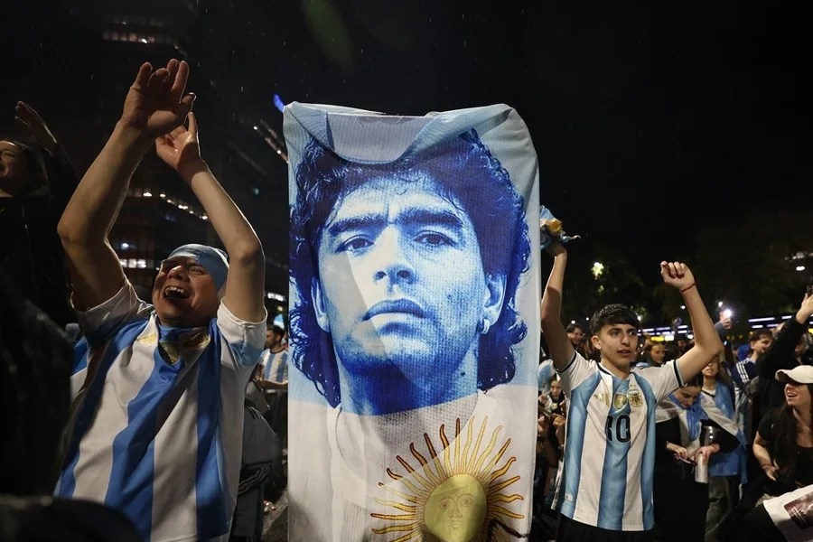 Maradona tuvo responsabilidad en su propia muerte por negarse a ser atendido, según perito