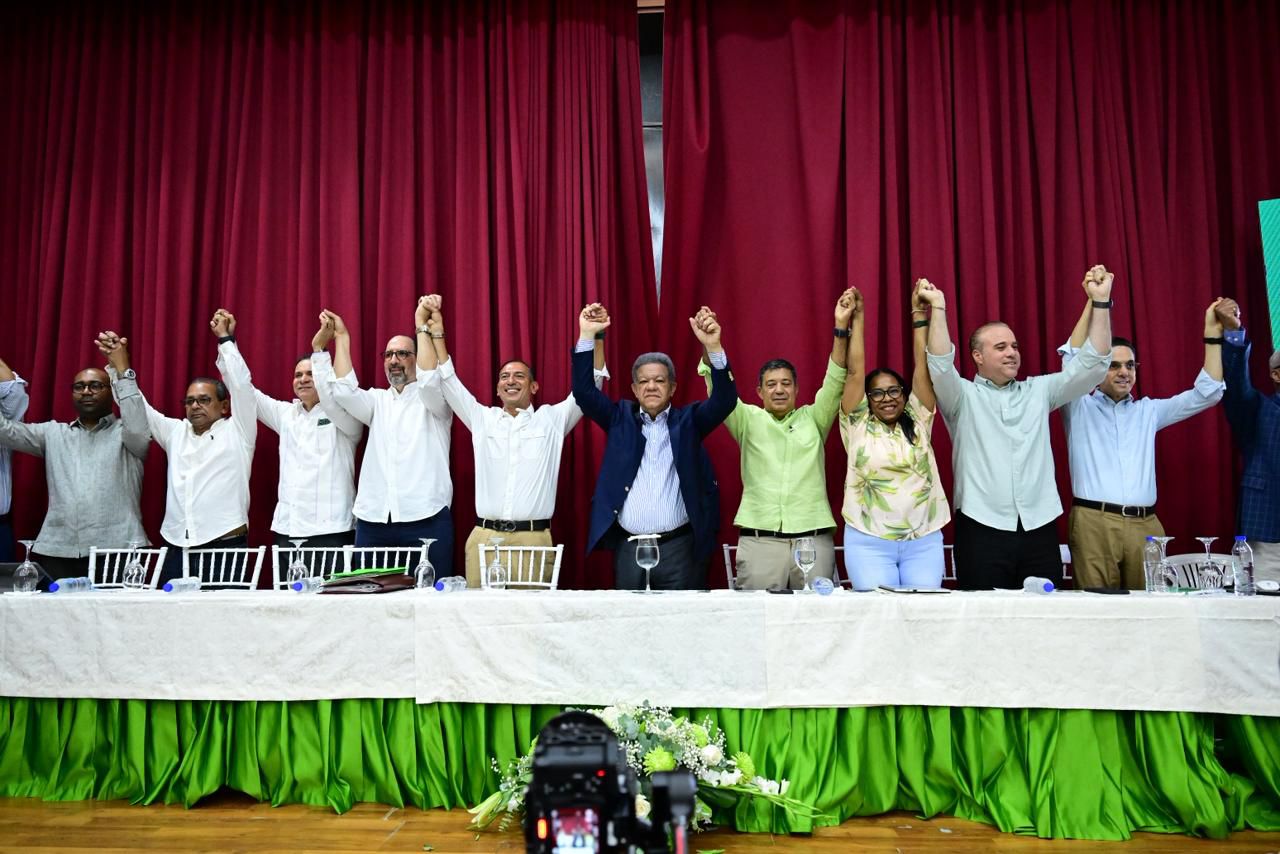 Leonel encabeza asambleas en La Vega y Bonao y asegura Fuerza del Pueblo ganará las próximas elecciones
