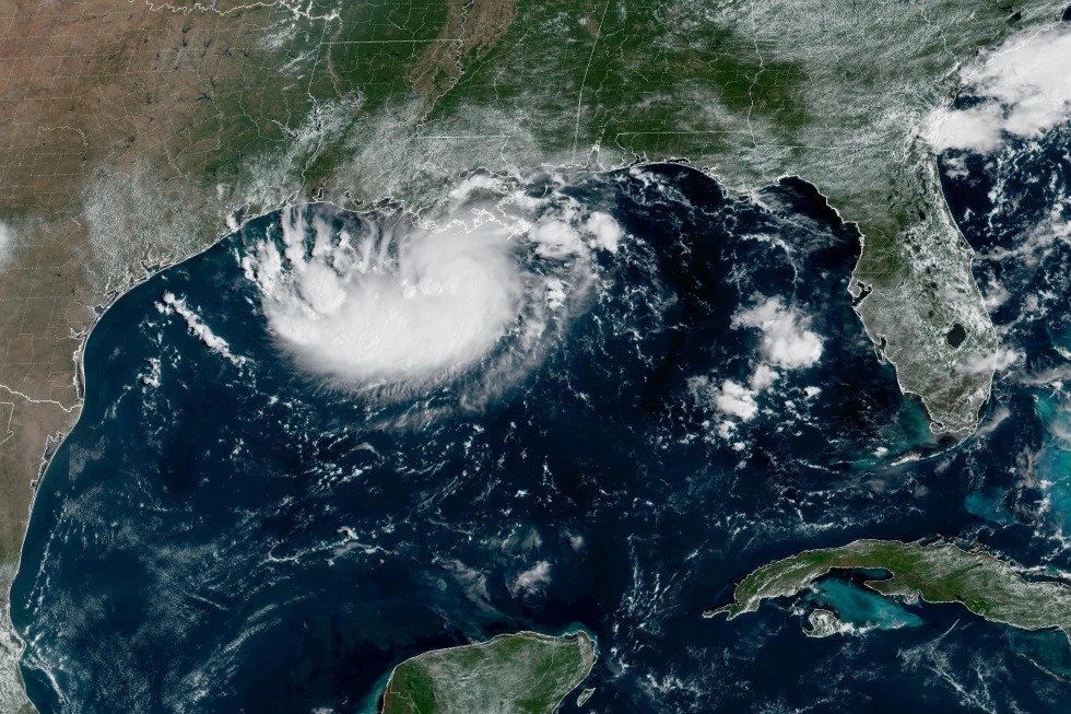 Tormenta tropical Edouard se acerca a Texas y Luisiana con riesgo de lluvias e inundaciones