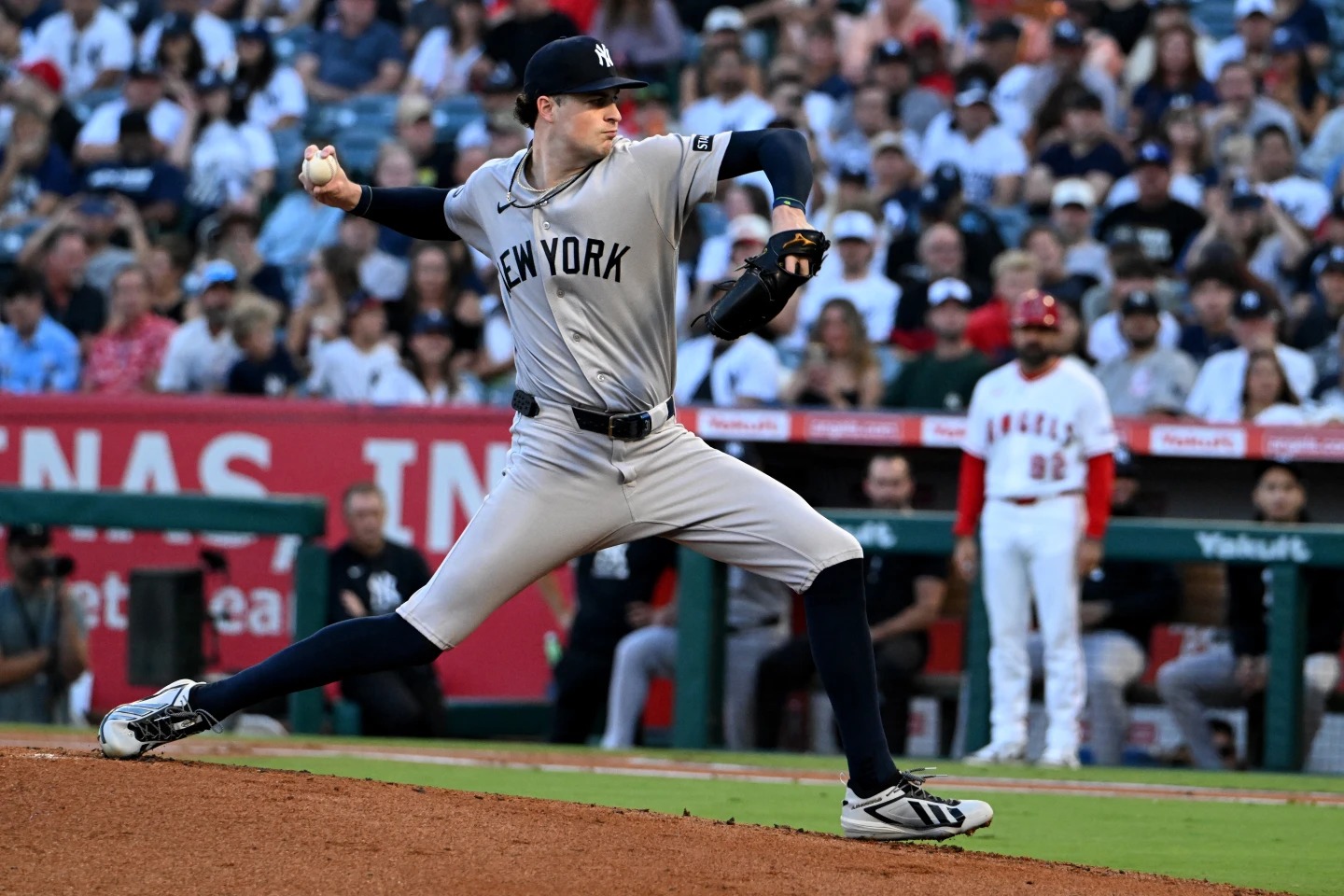 Con Schlittler en plena forma, los Yankees anotaron 5 carreras con 2 outs en la décima entrada para una victoria de 6-3 sobre los Angels.