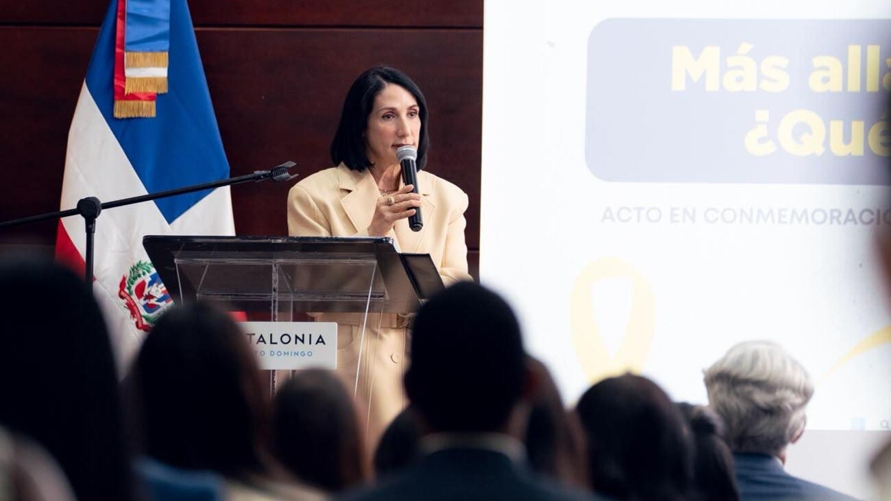 OPS reconoce iniciativas y labor de la primera dama en la concientización y atención del cáncer infantil OPS reconoce iniciativas y labor de la primera dama en la concientización y atención del cáncer infantil