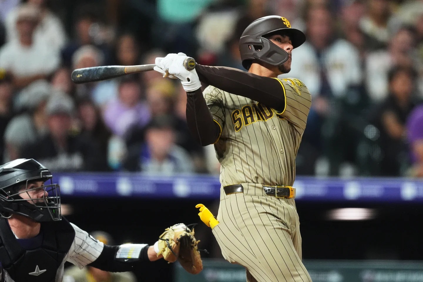 Ethan Salas se convierte en el receptor más joven con un partido de múltiples jonrones mientras los Padres vencen a los Rockies 9-3