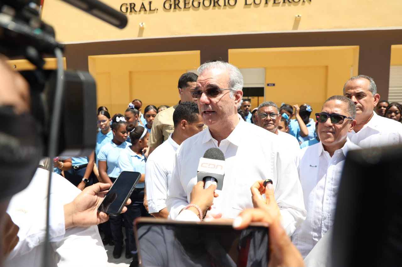 Presidente Abinader sobre Senasa: “Nuestro deseo es que todo el que tenga razones para ser sometido lo sea; que esto sirva de ejemplo ahora y para los próximos años”. Presidente Abinader sobre Senasa: “Nuestro deseo es que todo el que tenga razones para ser sometido lo sea; que esto sirva de ejemplo ahora y para los próximos años”.