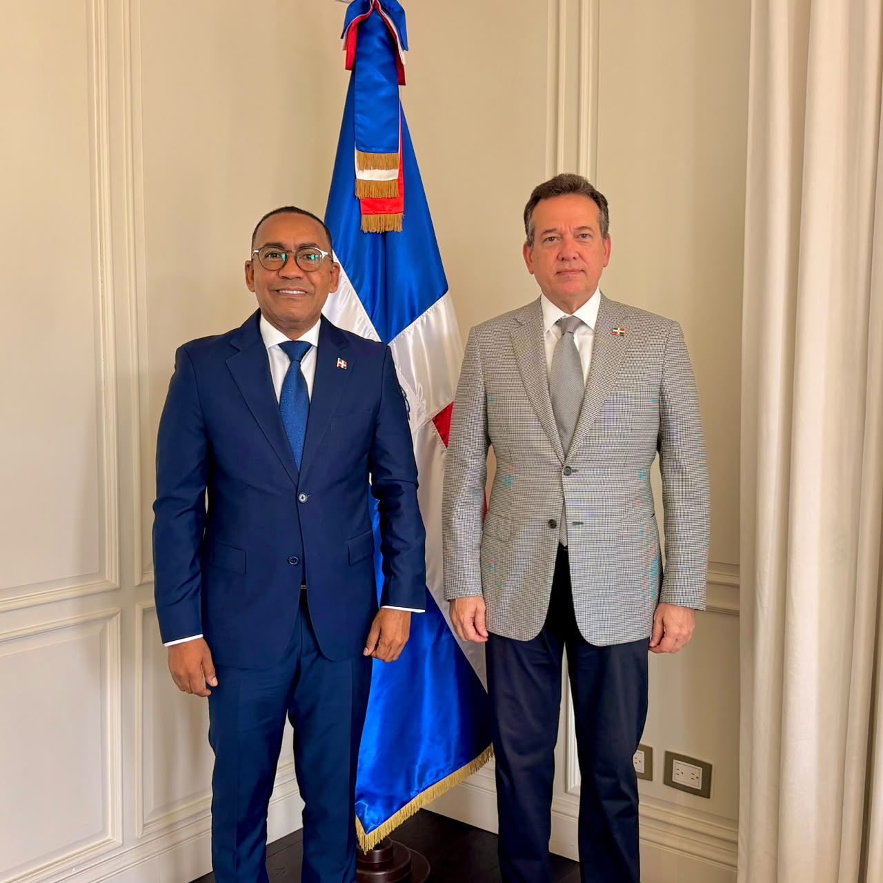 Víctor Pichardo se juramenta como cónsul en Mayagüez con una agenda enfocada en la comunidad, la conectividad y el intercambio entre RD y Puerto Rico