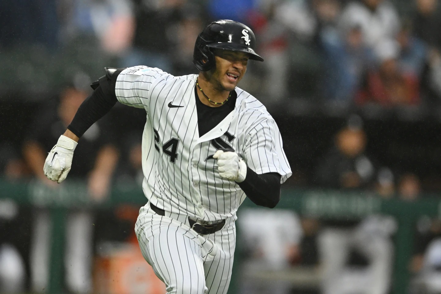 Los Medias Blancas se mantienen a la par en la División Central de la Liga Americana con una victoria por 8-1 sobre los Tigers bajo la lluvia