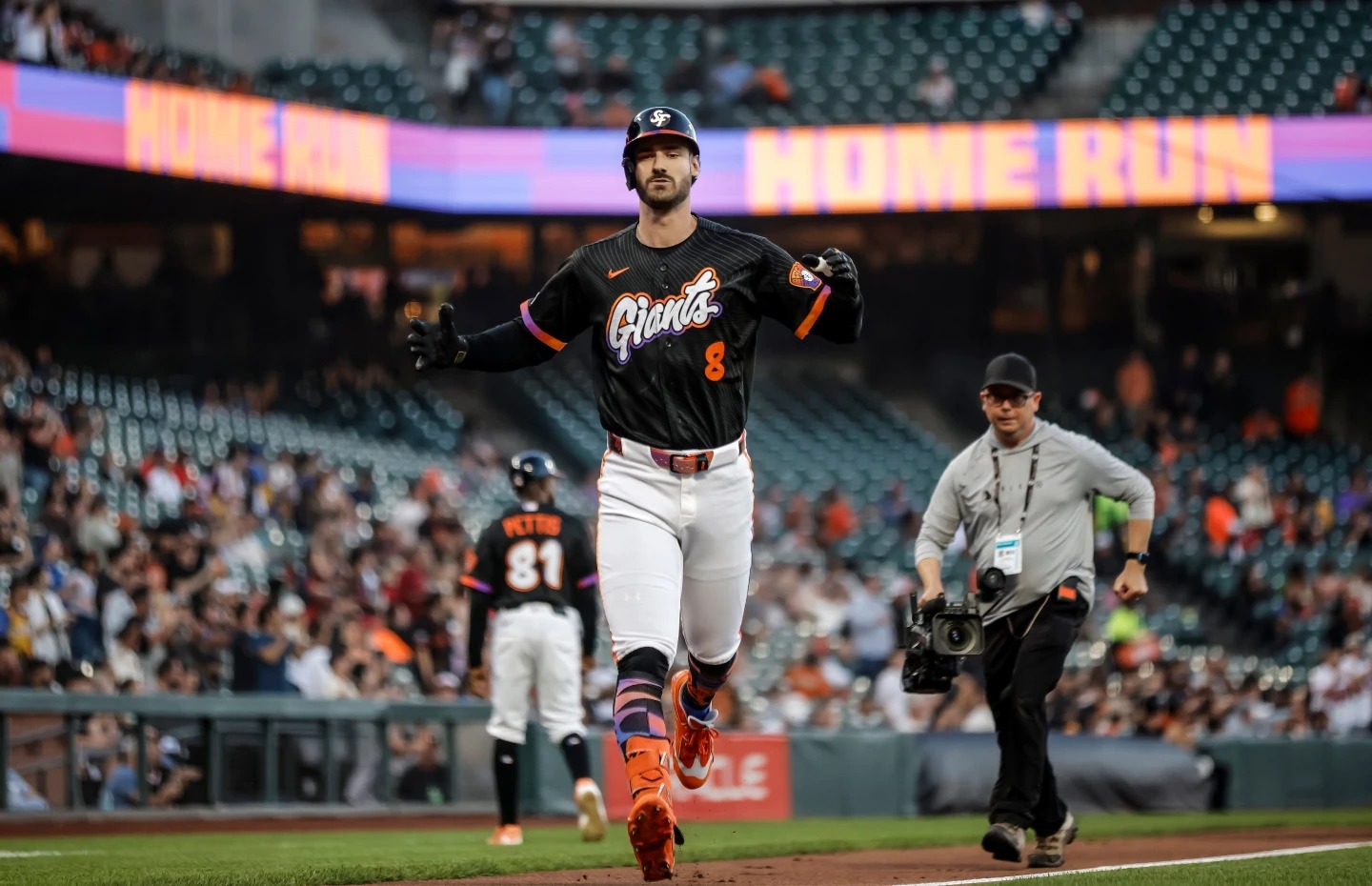 Los Gigantes de San Francisco colocan al novato Bryce Eldridge en la lista de conmociones cerebrales tras un accidente ocurrido el viernes en el hotel del equipo Los Gigantes de San Francisco colocan al novato Bryce Eldridge en la lista de conmociones cerebrales tras un accidente ocurrido el viernes en el hotel del equipo