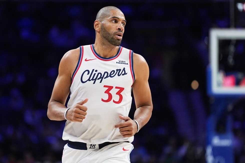 El versátil alero francés Nicolas Batum se retira tras 18 años de carrera en la NBA. El versátil alero francés Nicolas Batum se retira tras 18 años de carrera en la NBA.
