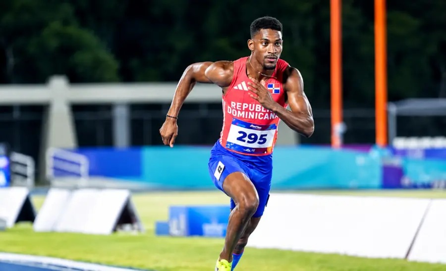 Christopher Melenciano rompe récord mundial en los 200 metros para sordos